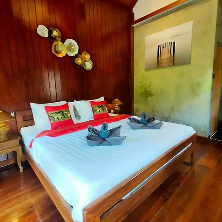 Little Rock Kohjum Hotel Koh Jum Exterior photo