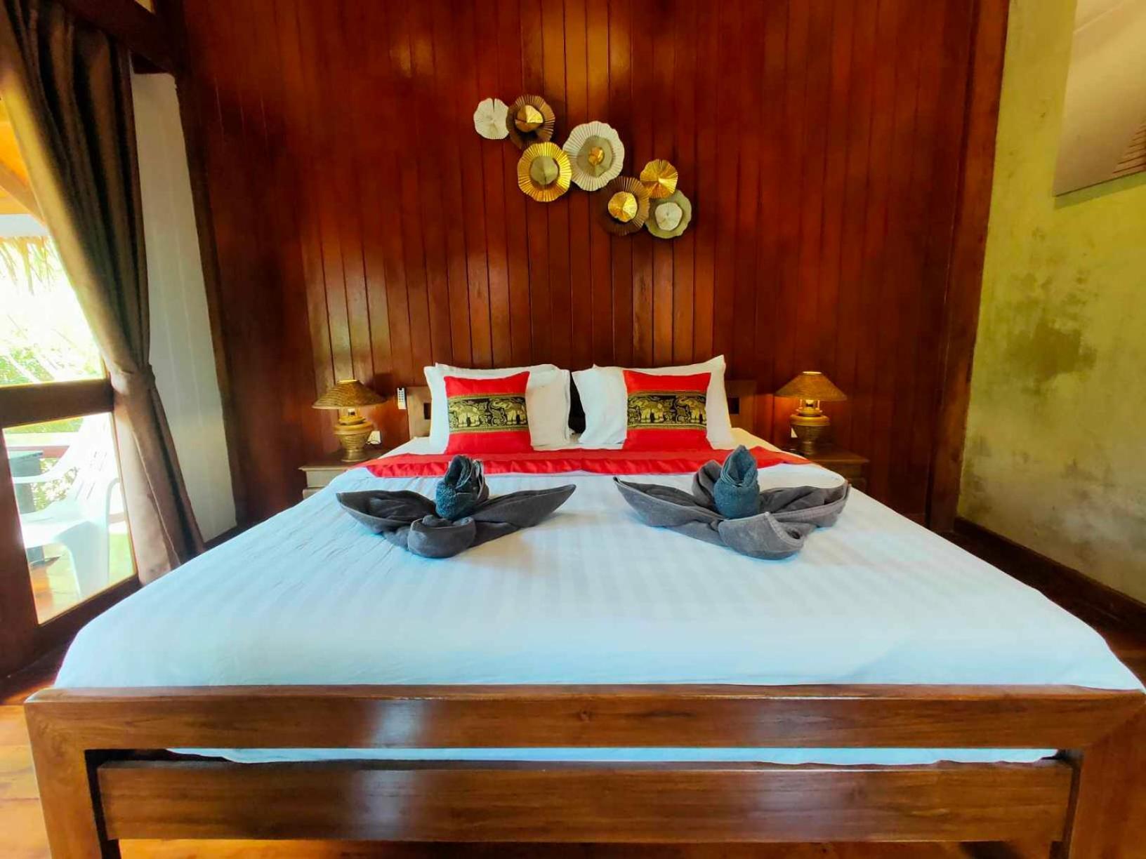 Little Rock Kohjum Hotel Koh Jum Exterior photo